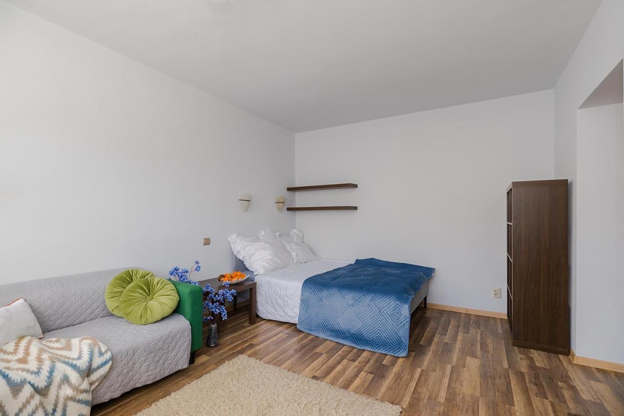 Stay With Friends In Варшава Екстериор снимка